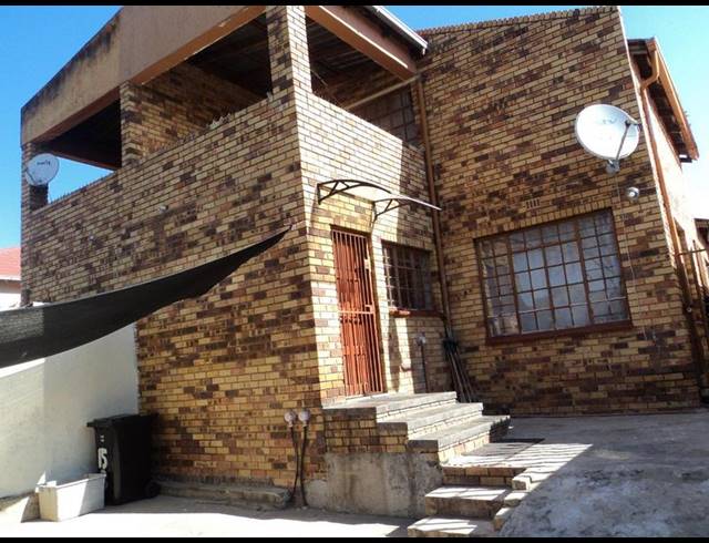 4 BEDROOM HOUSE FOR SALE IN ROSETTENVILLE